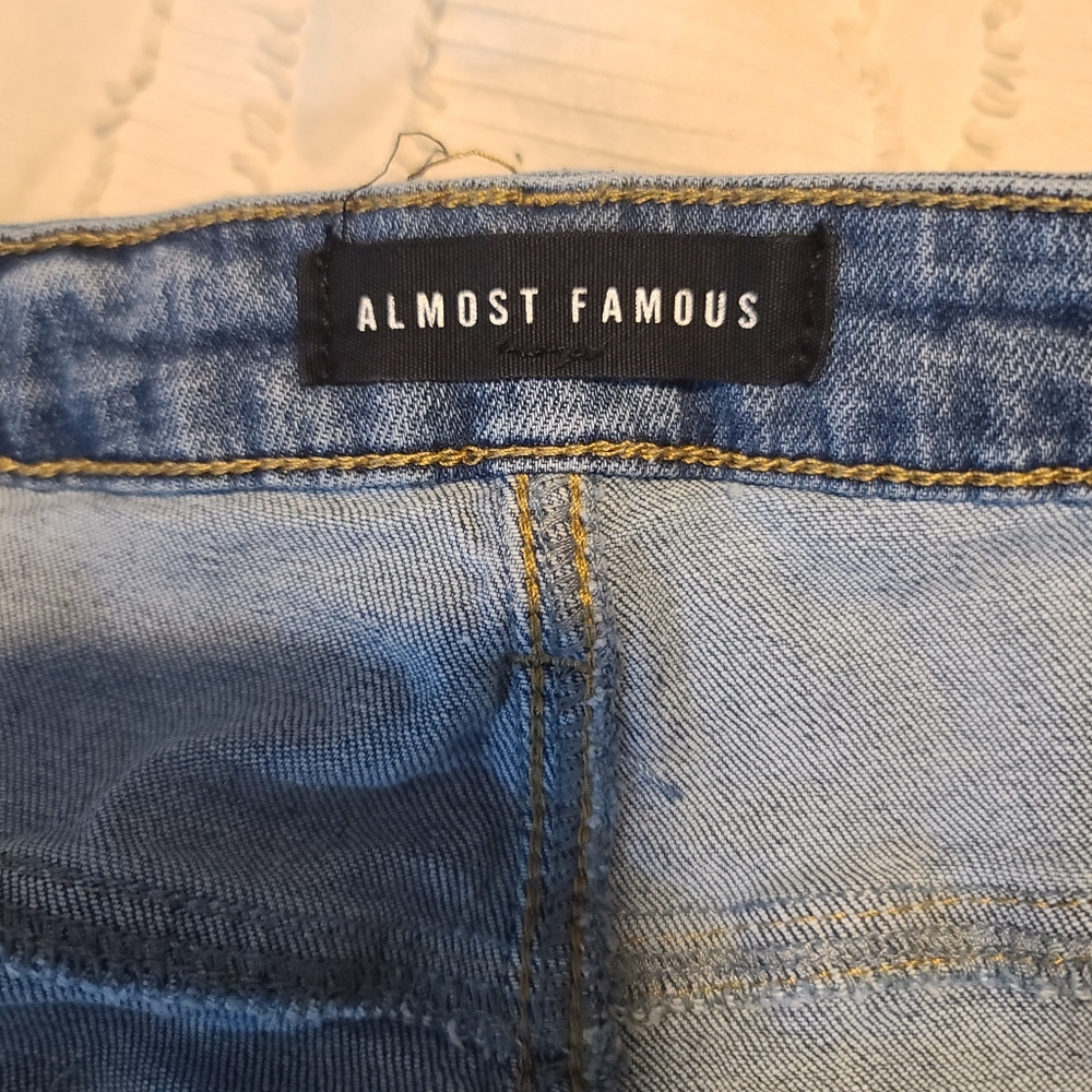 Almost Famous Patchwork Jeans Sz 22 - Picture 8 of 8